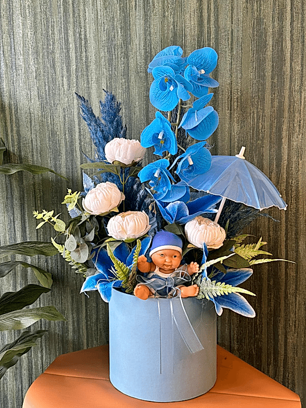 Gaziantep Çiçek Siparişi - Kutuda Yapay Bebek Hoş Geldin Çiçeği