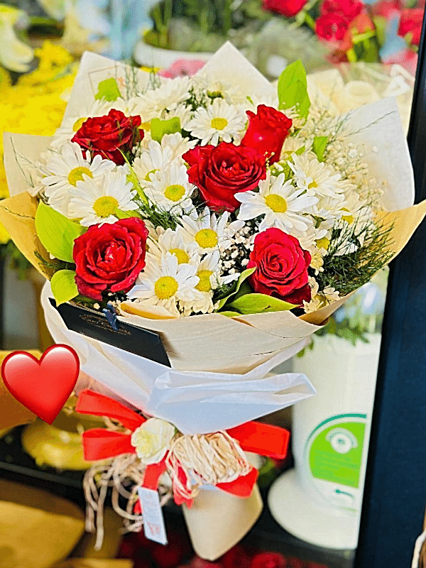  Gaziantep Çiçek Gönder - Kırmızı Gül ve Beyaz Papatya