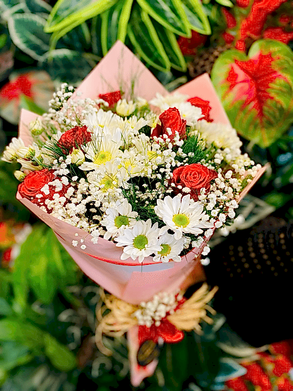  Gaziantep Çiçekçi - 6 lı Kırmızı Gül ve Beyaz Papatya Şıklığı