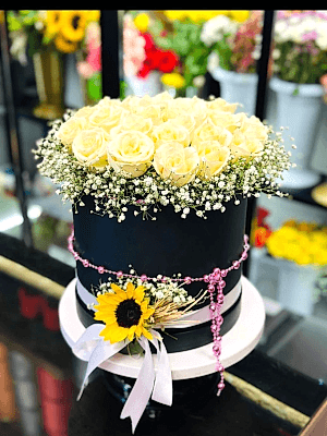  Gaziantep Çiçekçiler - Siyah Kutuda 21 Adet Canlı Beyaz Gül 