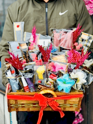  Gaziantep Çiçek Gönder - Kadınıma Özel Kutu 