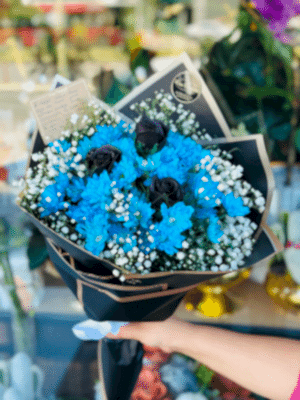  Gaziantep Çiçekler - Mavi Kasımpatı  ve Siyah Gül Buketi