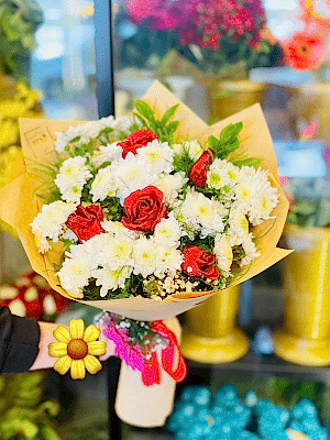  Gaziantep Çiçekçiler - 5 Li Kırmızı Gül ve Beyaz Papatya Buketi