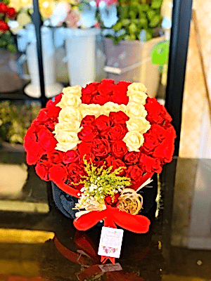  Gaziantep Çiçekler - 65 Adet Güllü Kutuda Baş Harf 