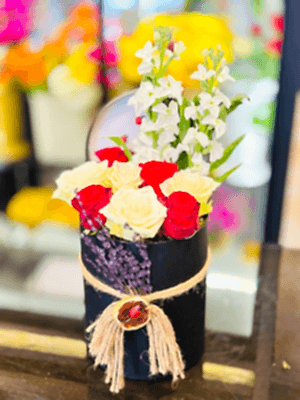  Gaziantep Çiçekçiler - Kutuda Kırmızı Beyaz Gül 